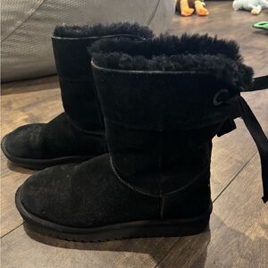 Koolaburra by UGG “Andruh” Black Suede Boots with Fur Lining